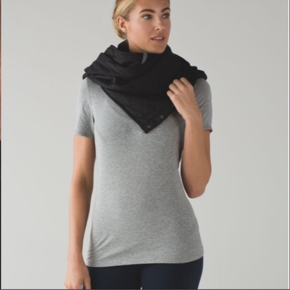 NWOT lululemon quilted vinyasa scarf